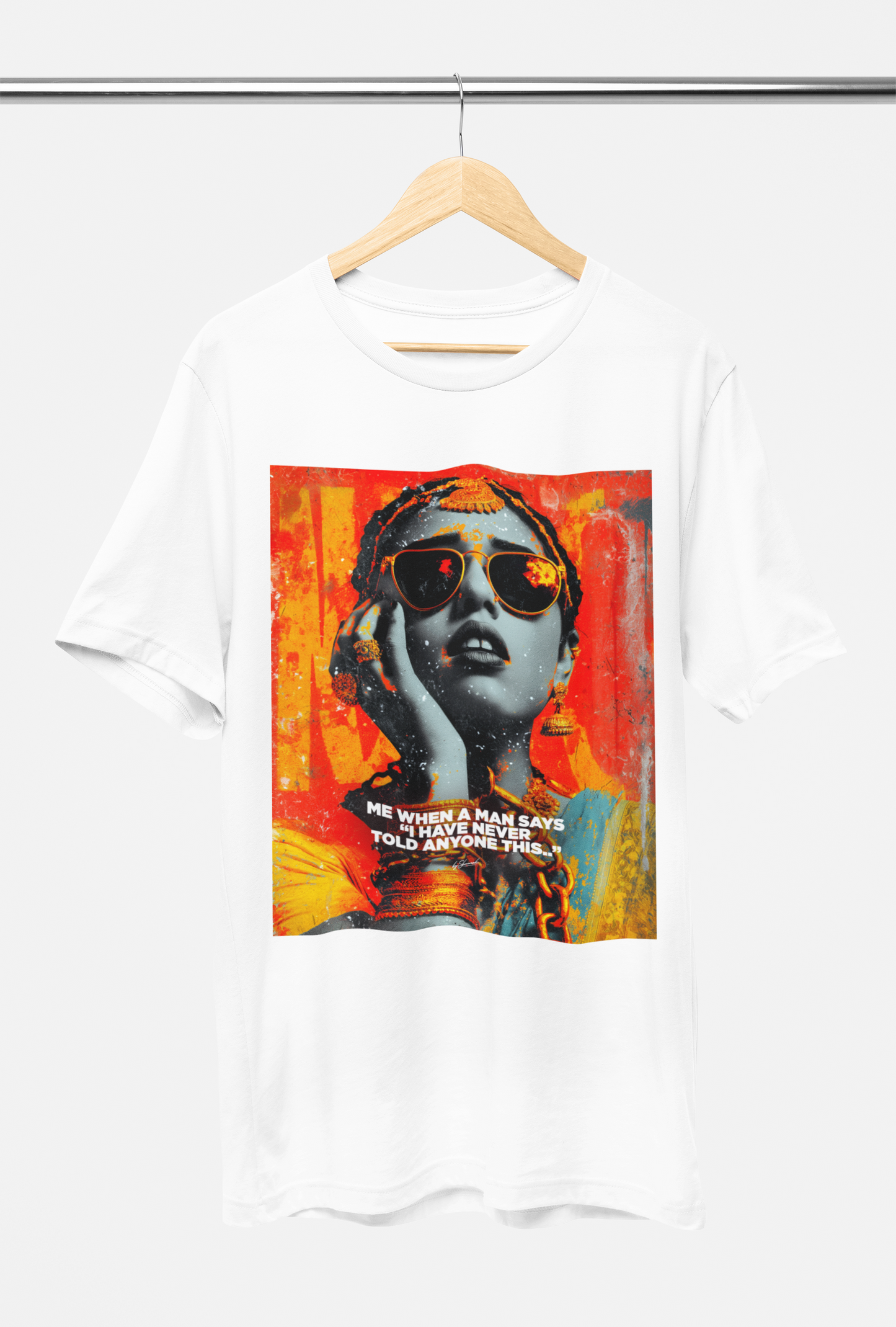 SECRETS - T-SHIRT