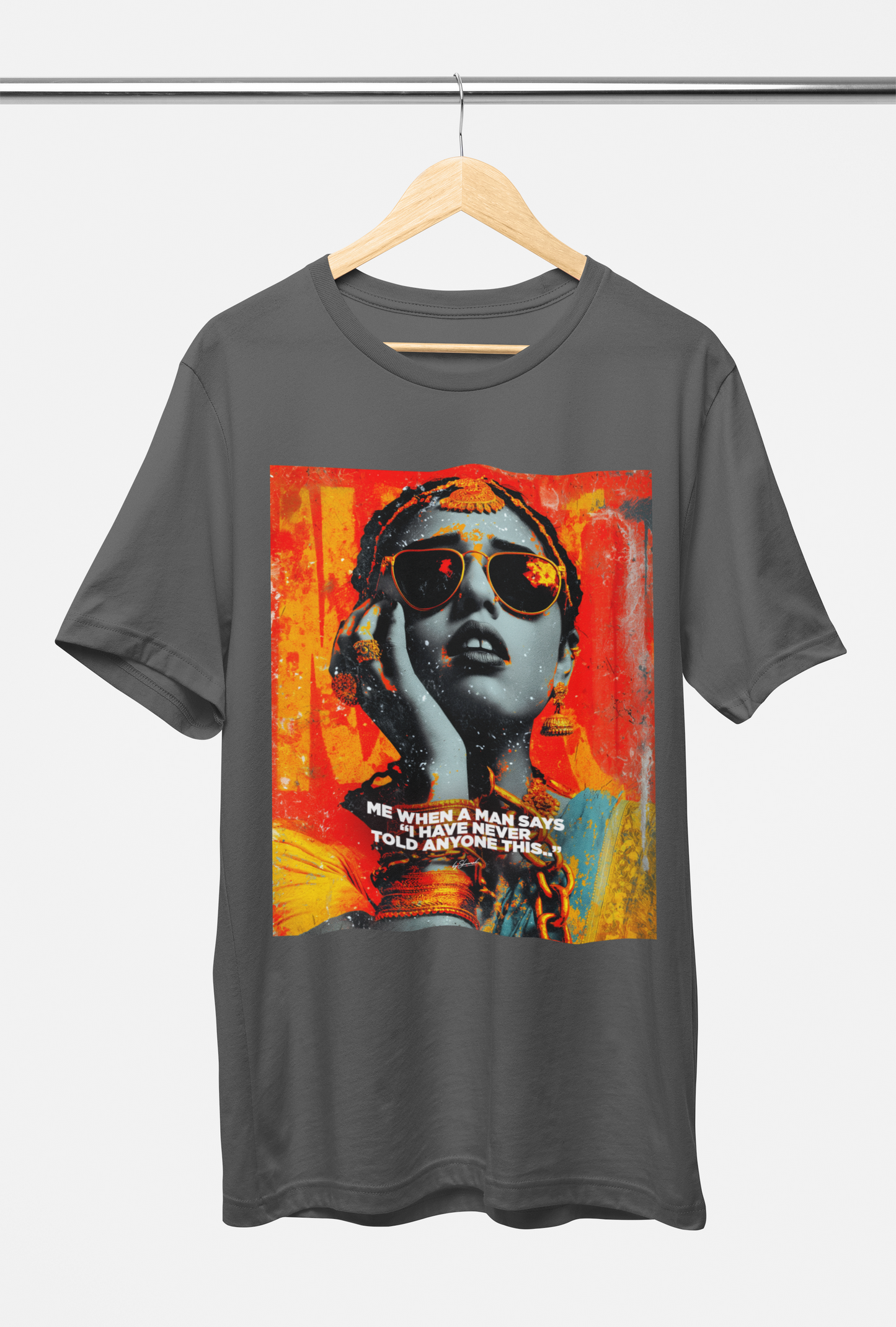SECRETS - T-SHIRT